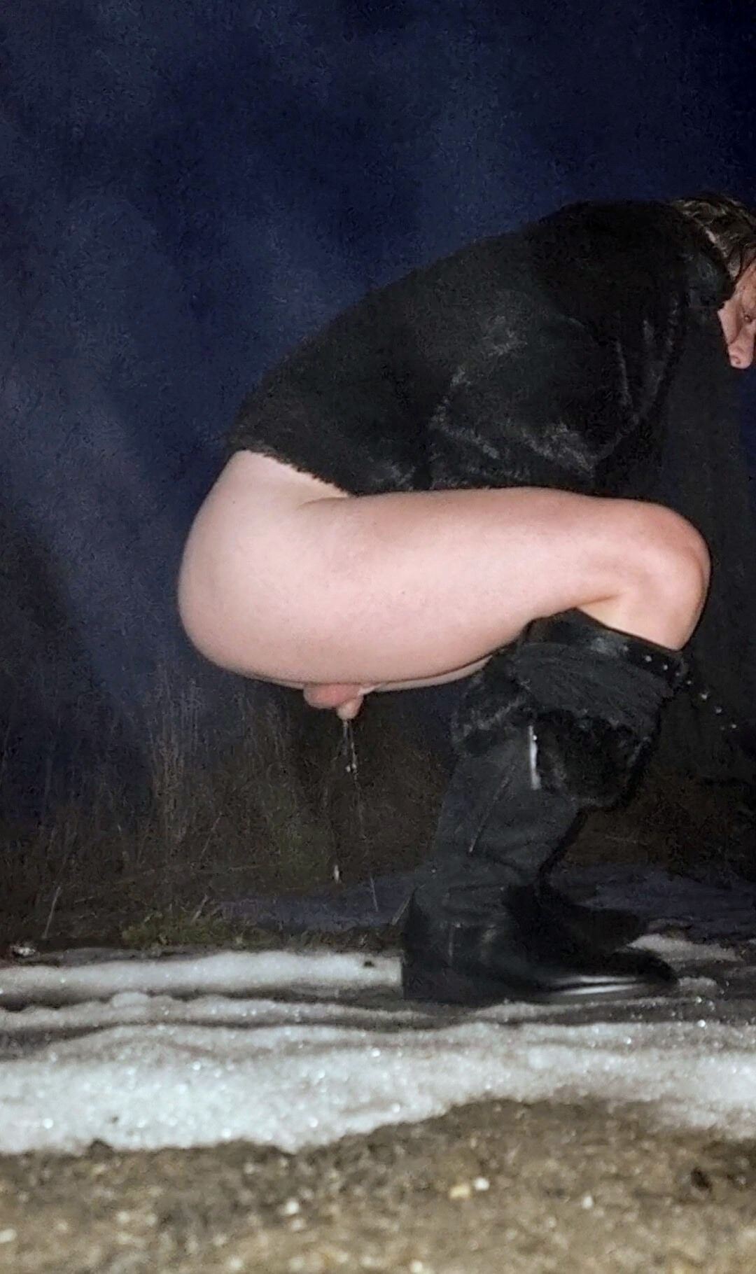 Outdoor Winter schemalle piss