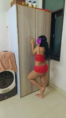 riya hot and sexy pics galary with documents         