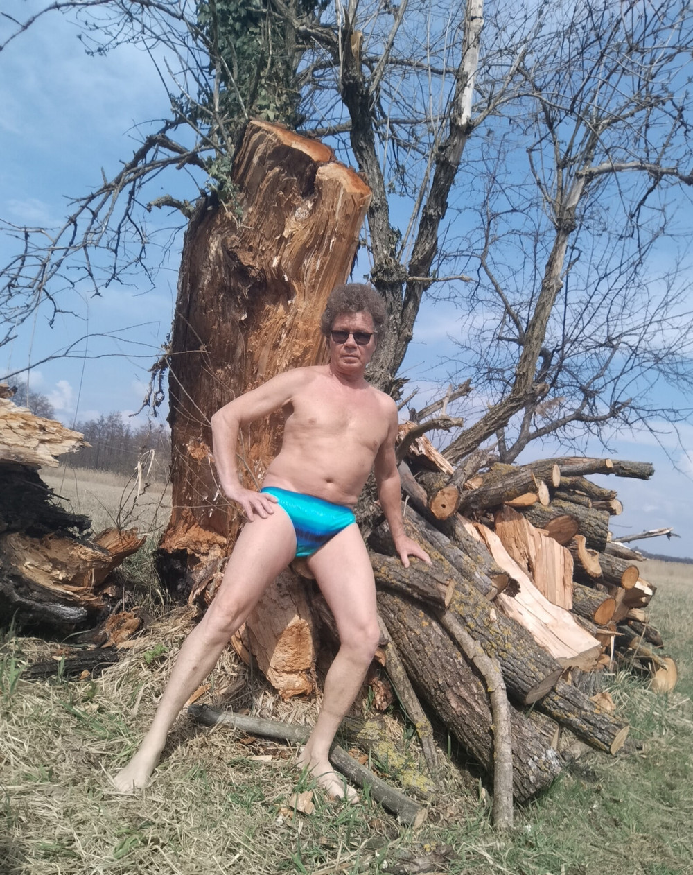 Matti in Heviz beim Baum  #11