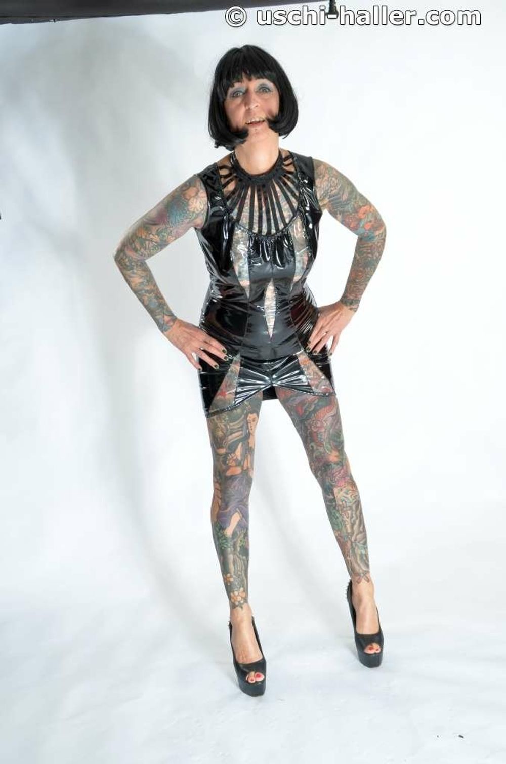 Photo shoot with full body tattooed MILF Cleo - 2 #51