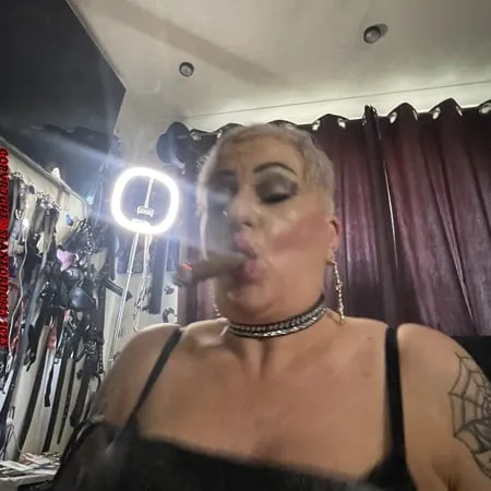 shirley i am a whore who loves smoking fucking         