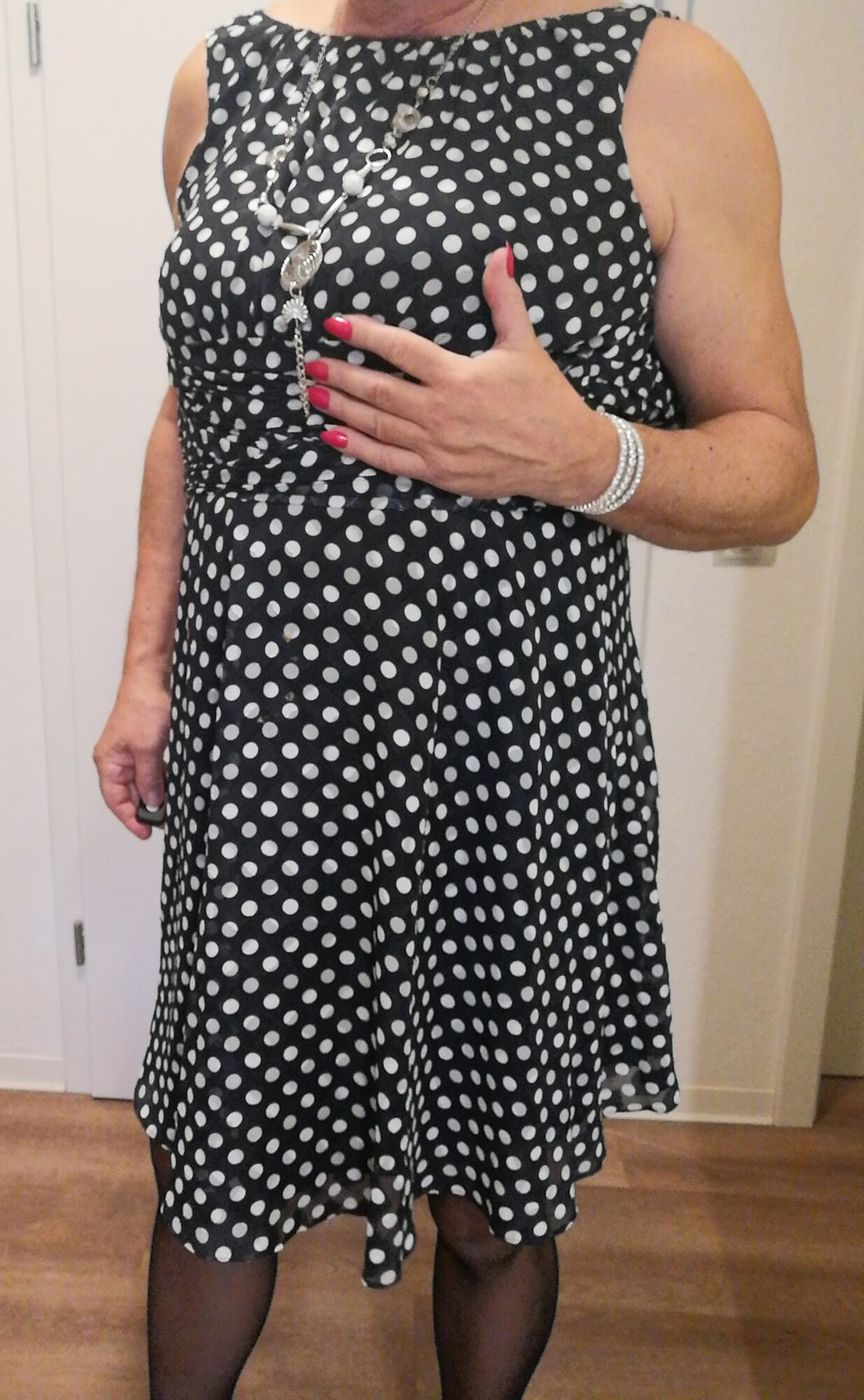 Crossdresser Ralf im gepunkteten Kleid  #7