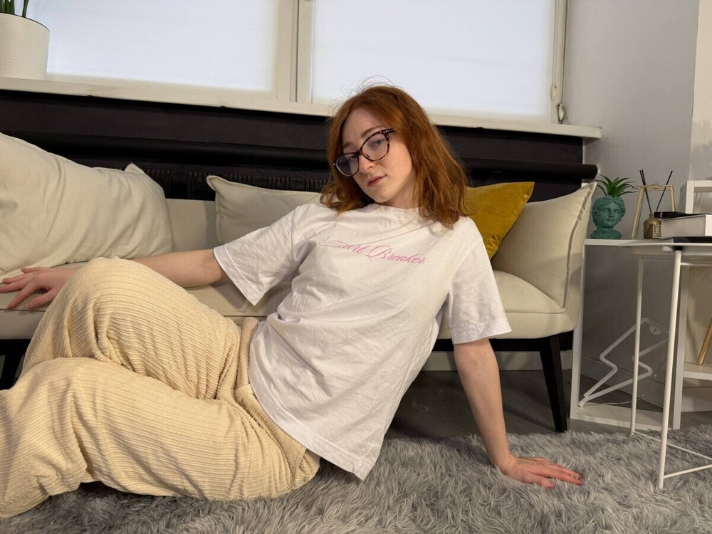 Alice Free Photos #23
