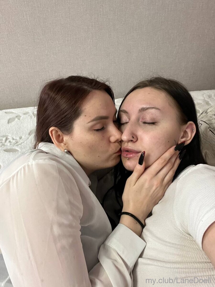 Hild ​​and ​​Blair Free Photos #13