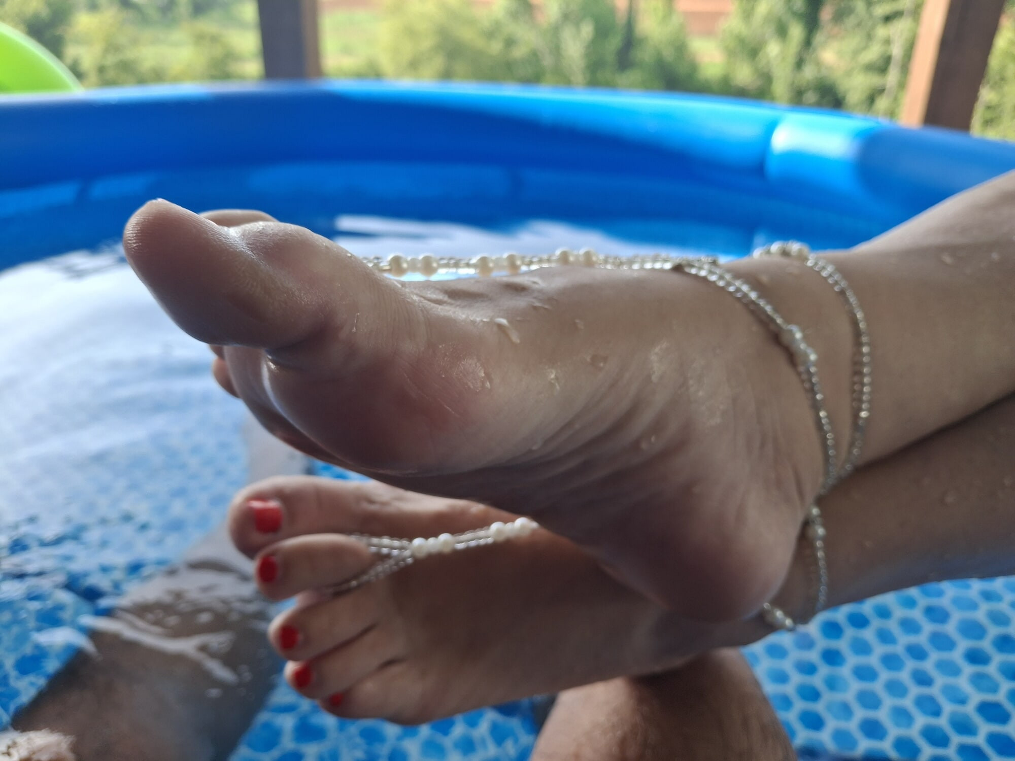 wet feet and barefoot sandals int he pool #10