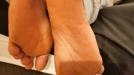 hornychubby feet soles wrinkled barefoot         