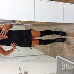 Translady in All-Black 