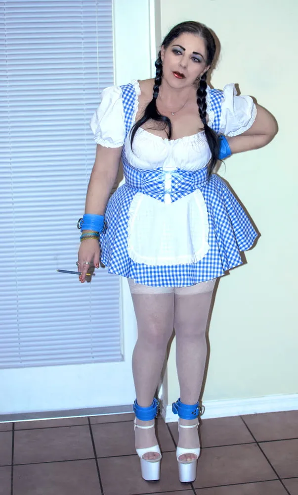 Dorothy Costume Porn - Not Dorothy From OZ - 6 Pics | xHamster