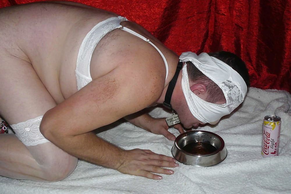 sissy-doggie drink for Mistress Celine #5