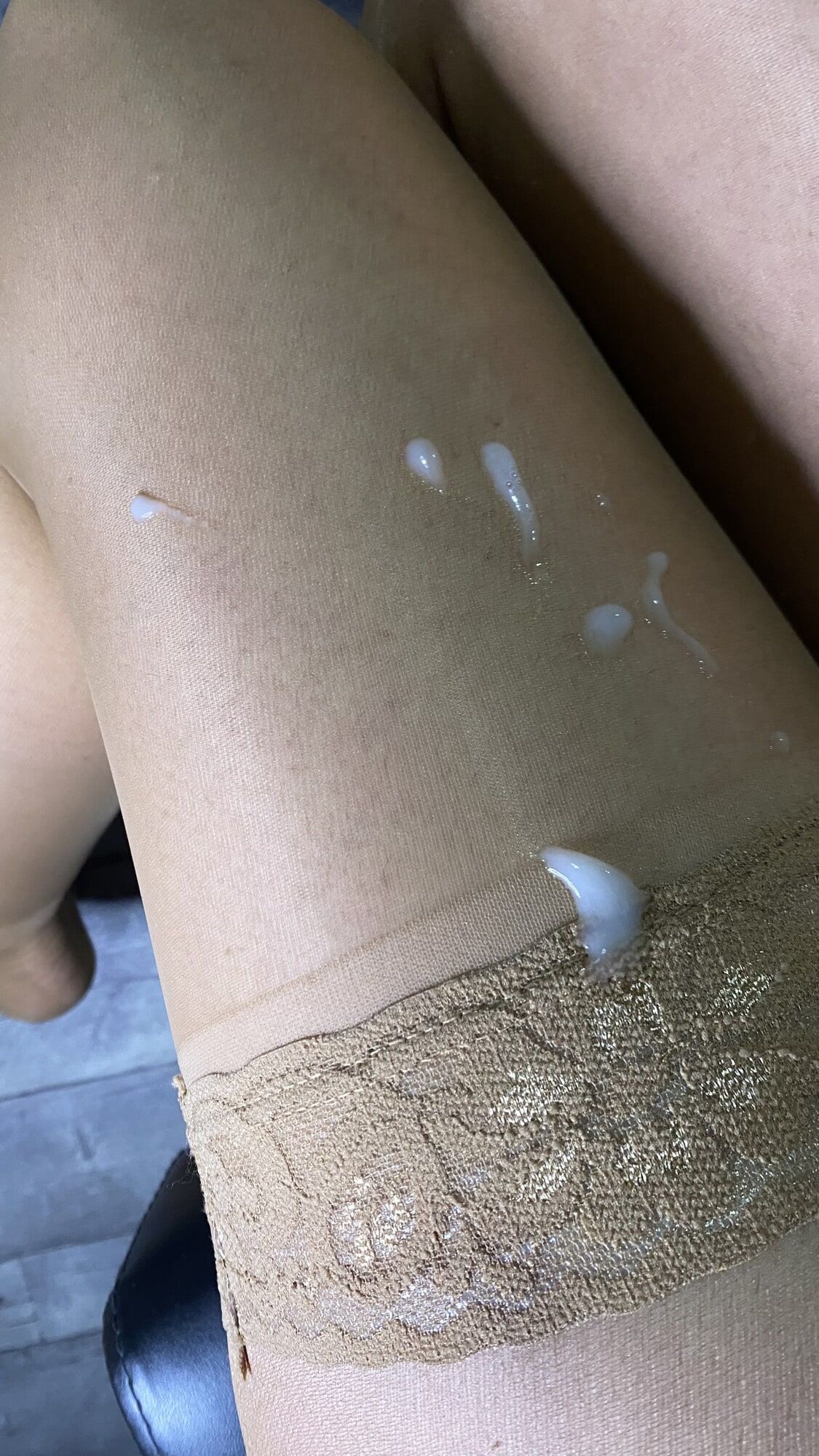Cum on my legs in pantyhose