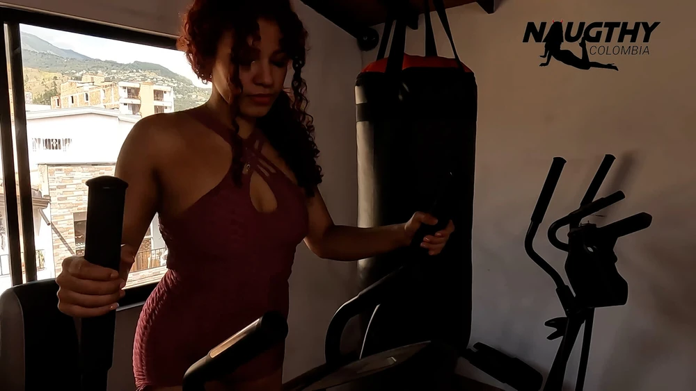 Beautiful whore masturbates in the gym #2