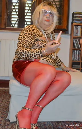 red and leopard whore part           