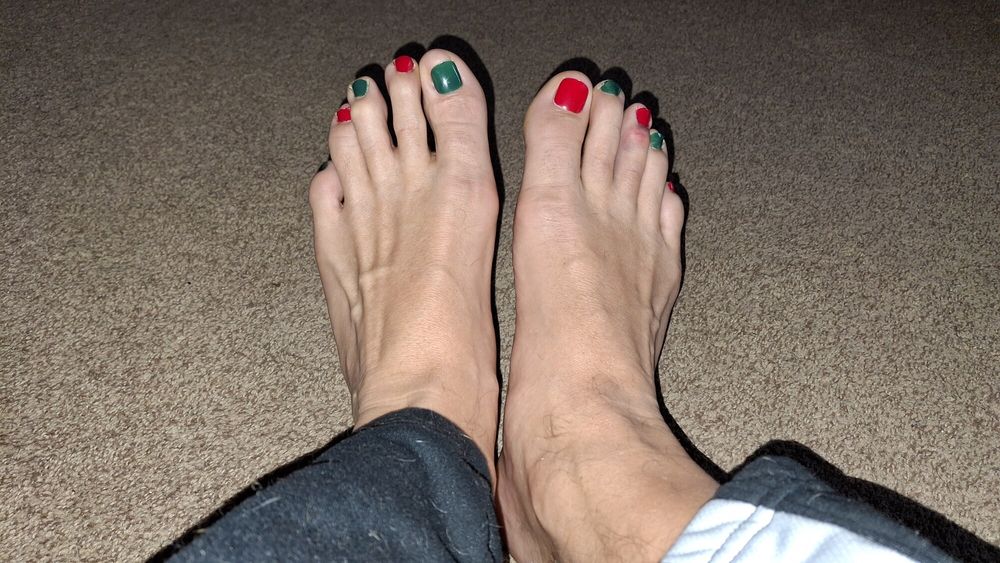 My toes are ready for the holidays  #10