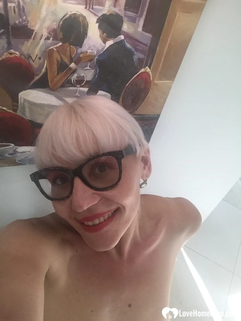 MILF with sunglasses reveals her hot figure #6