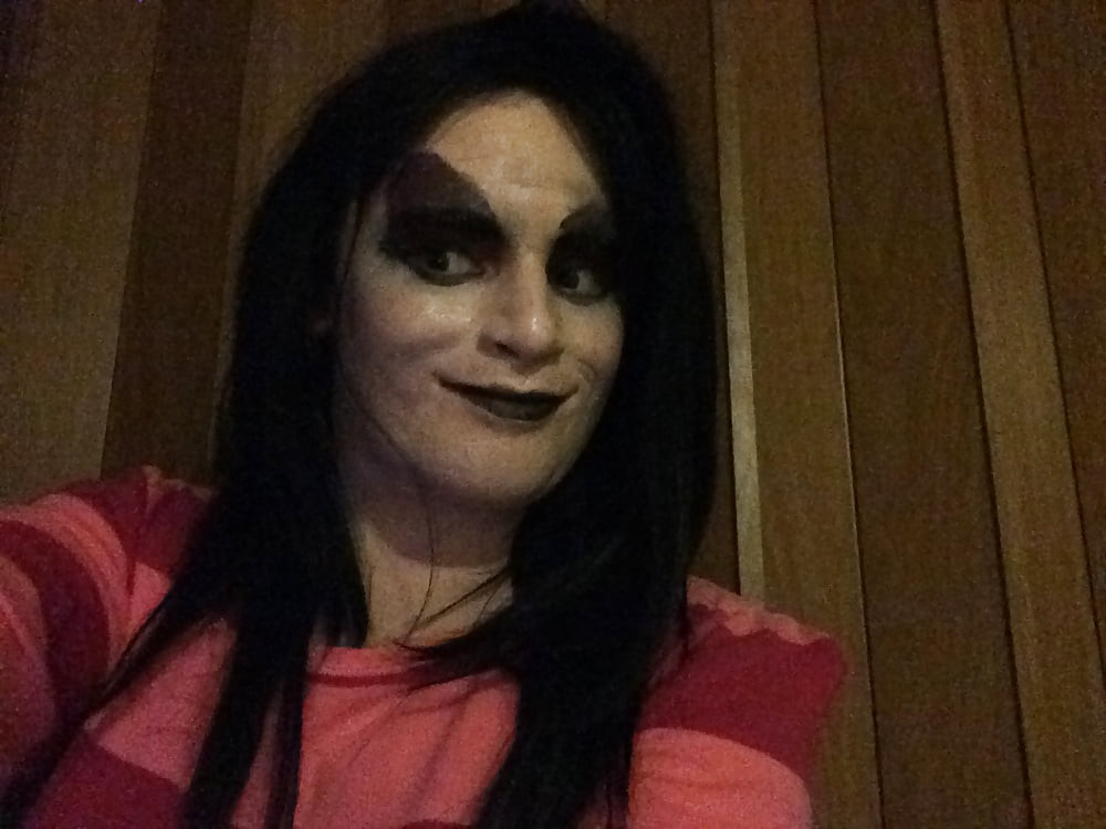 Pink and Vampy (goth tranny) #6