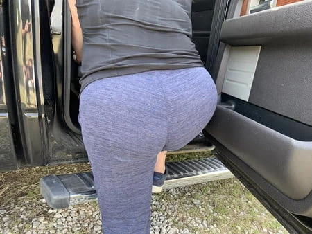 sexy bbw tailgate pussy         