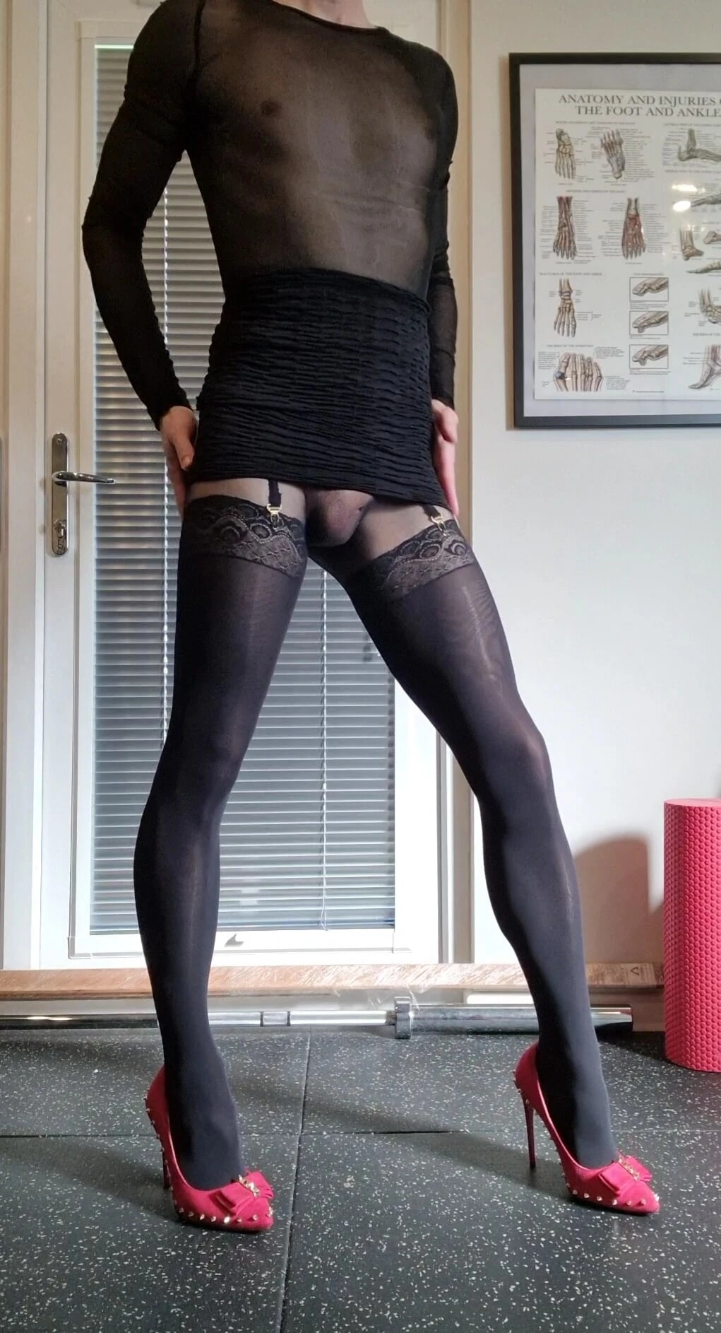 Dressed up in nylon cumming after giving sexy massage #27