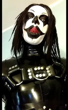 kinky rubber harlequin         