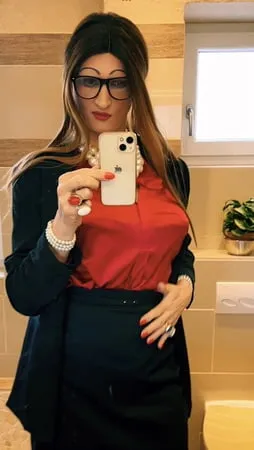 shemale trans crossdresser milf         