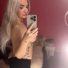 สาวร่านเงี่ยนแก้ผ้า 