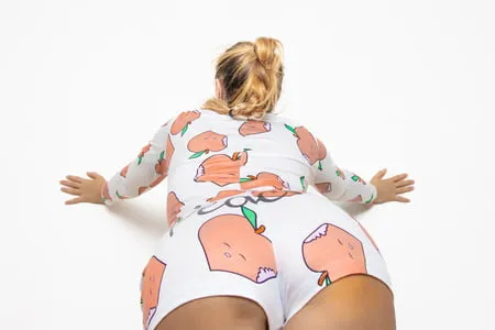 Peach ass         