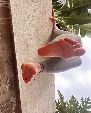 fuesse feet         