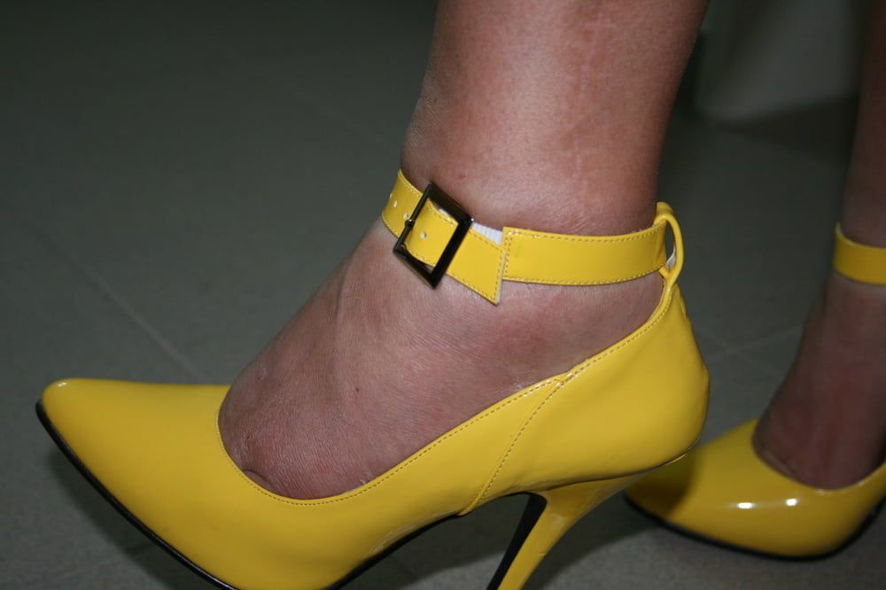 Anna in yellow heels ... #14