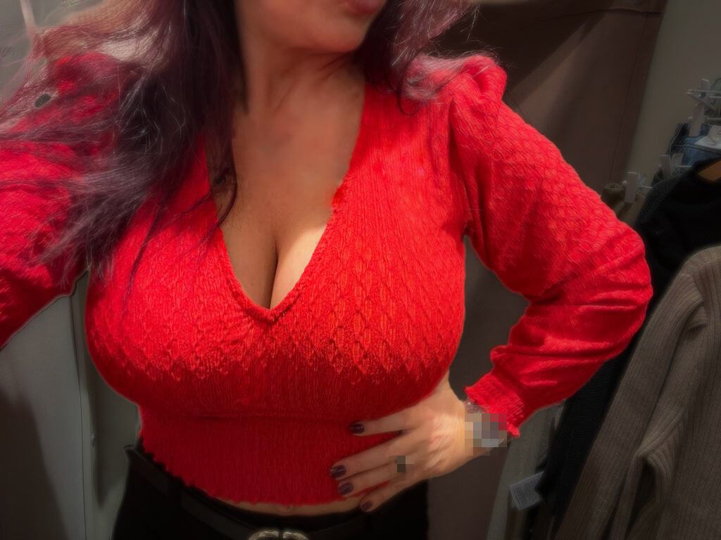 Eva, the curvy MILF with 38E boobs from South Africa #11