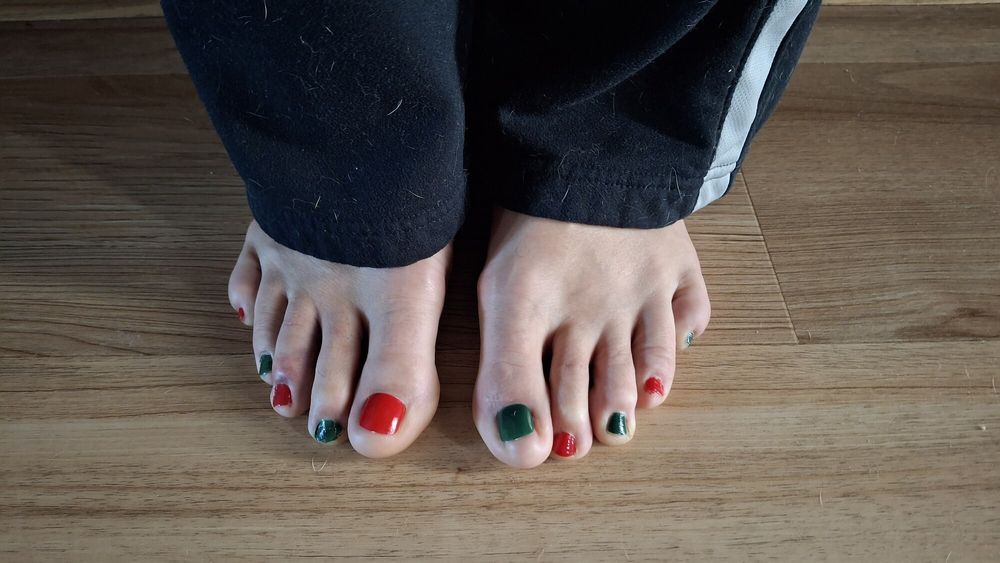 My toes are ready for the holidays  #17