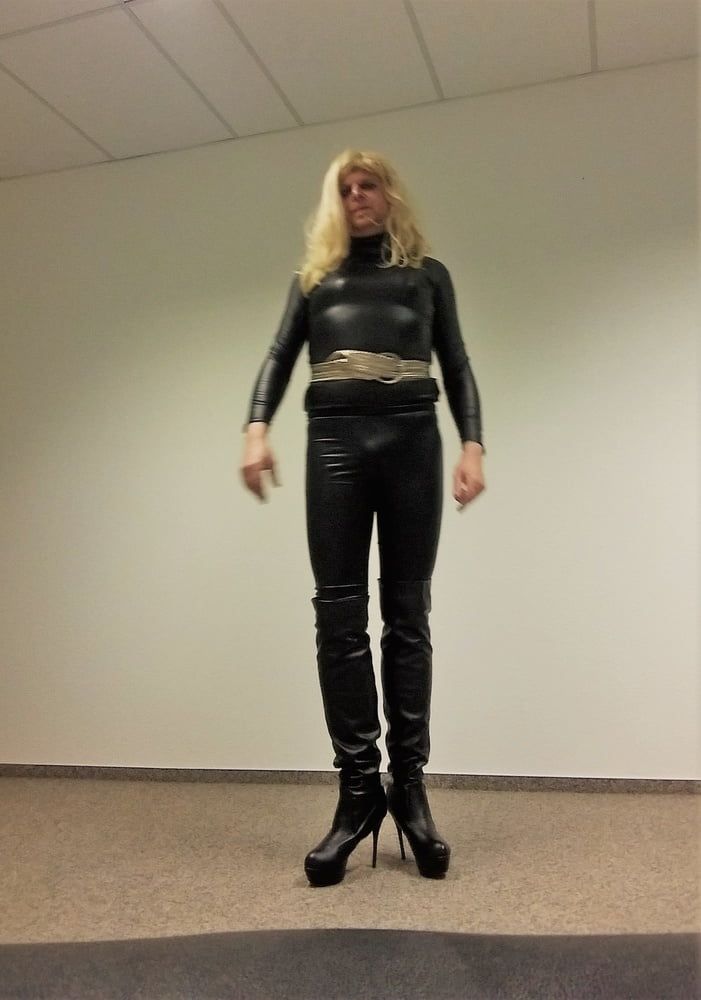 leather outfit #9
