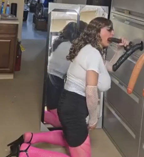 DeeDee Various Photos #7