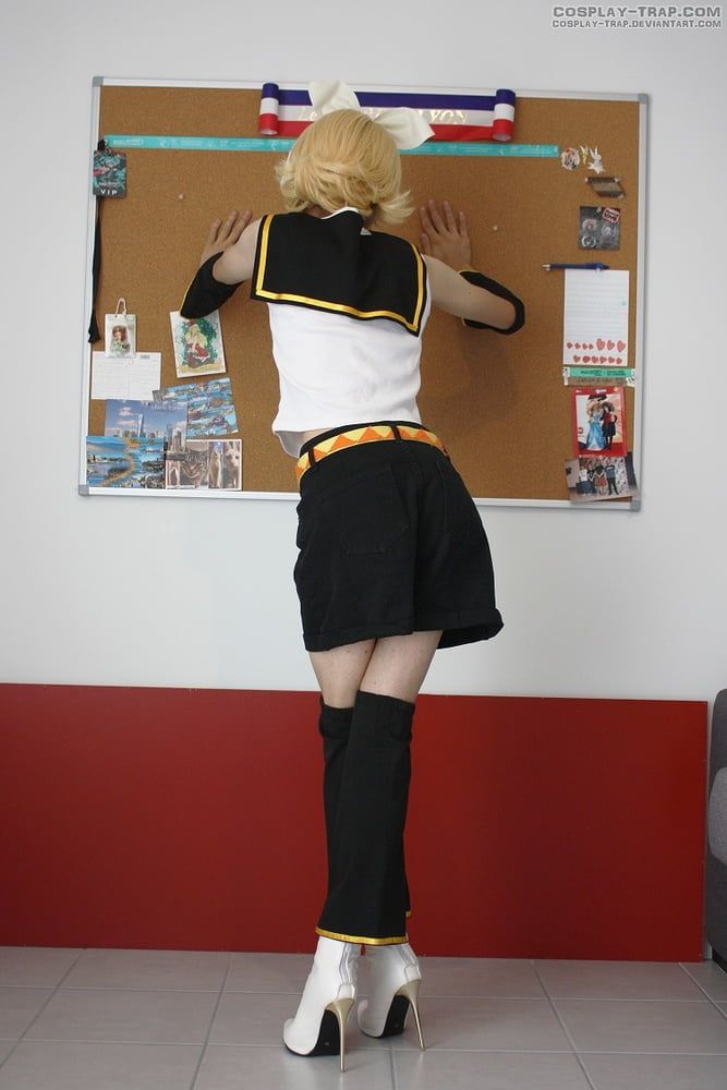 Crossdress cosplay Kinky Rin Kagamine #5