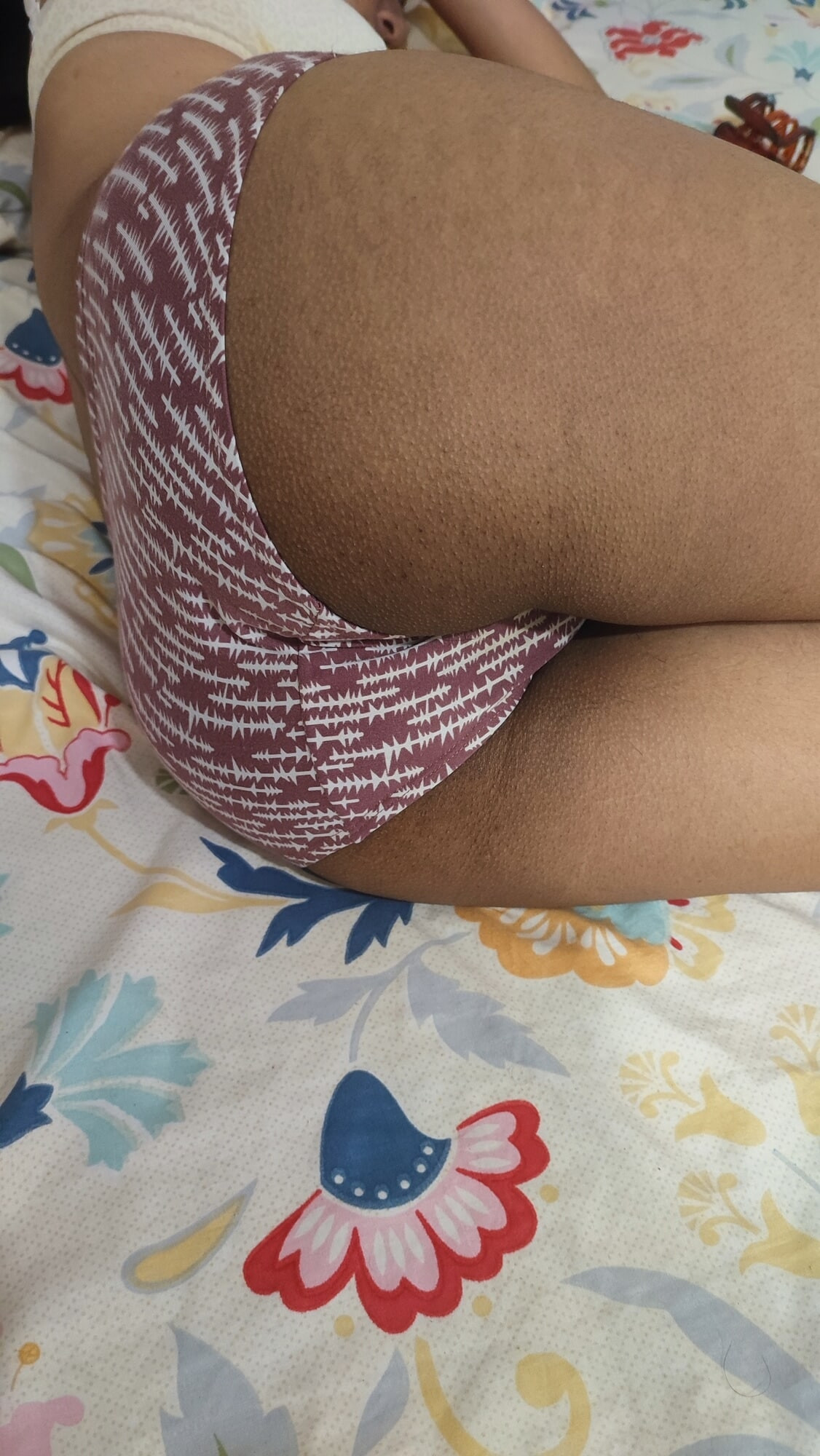 Nidhi shows her hot  Desi Sexy ass in doggy style