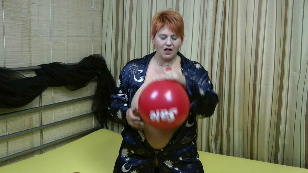 Naked balloon games #12