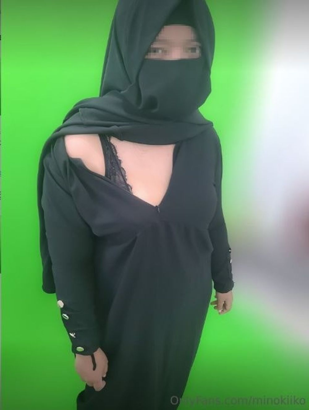 Onlyfans: Minokiiko First Time in Niqab #3