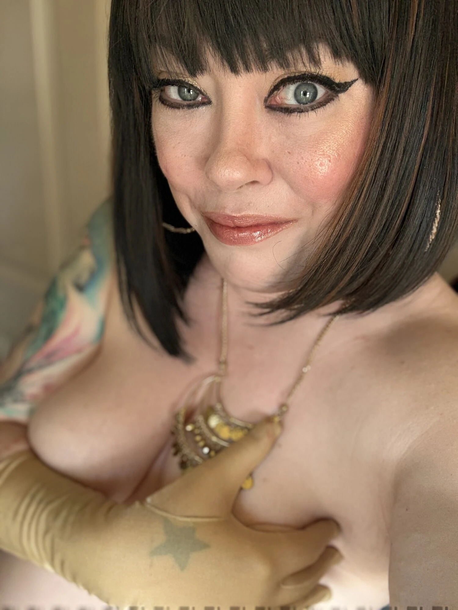 NEW PHOTOS - Tina Snua Selfies #60 16