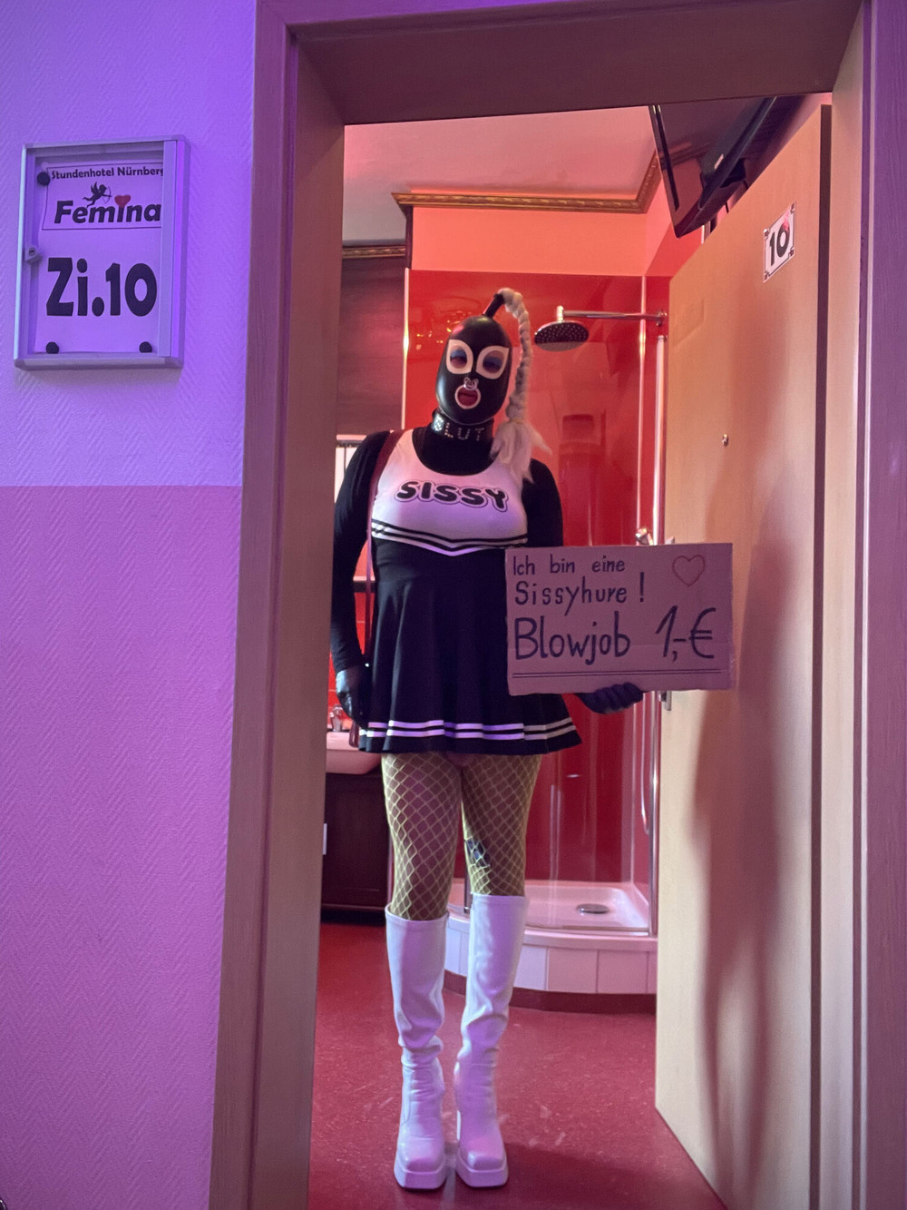 Sissy Monique - In the redlight district #18