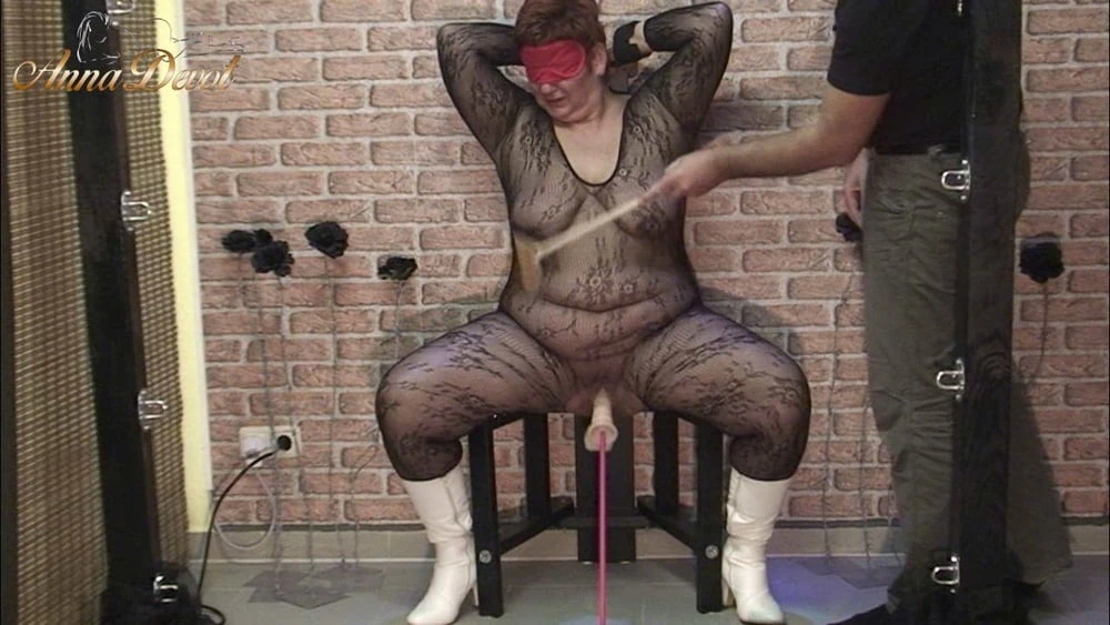 My submissive pussy and the fucking machine #3