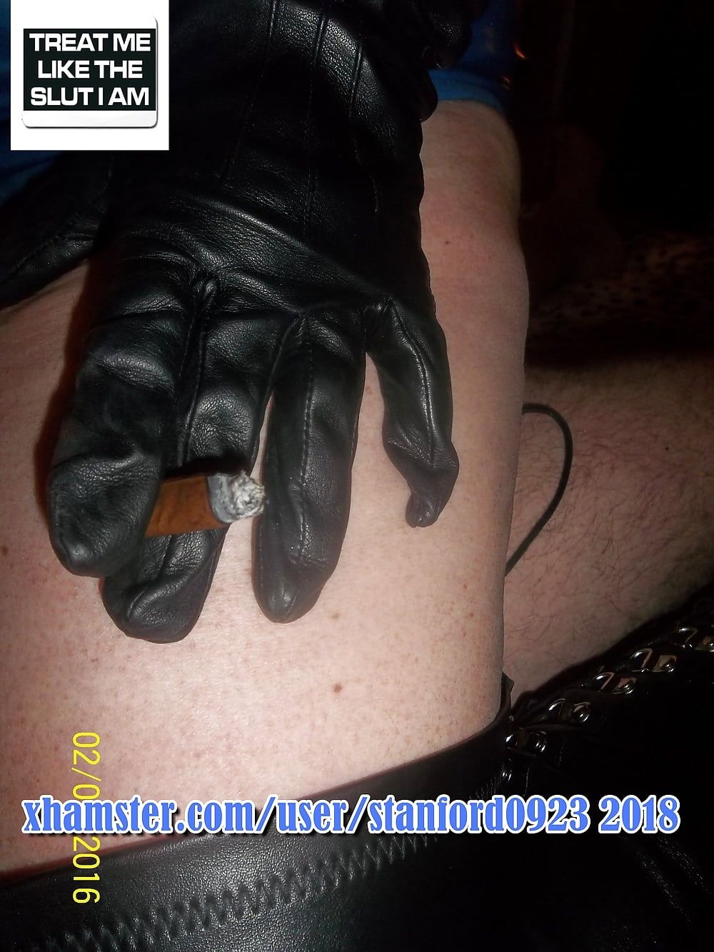 SMOKING SLUT IN RUBBER #59