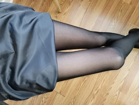 flight attendant skirt with sliky lining and pantyhose         