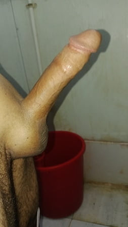 Ho un cazzo enorme da 7 pollici vuoi il mio cazzo?