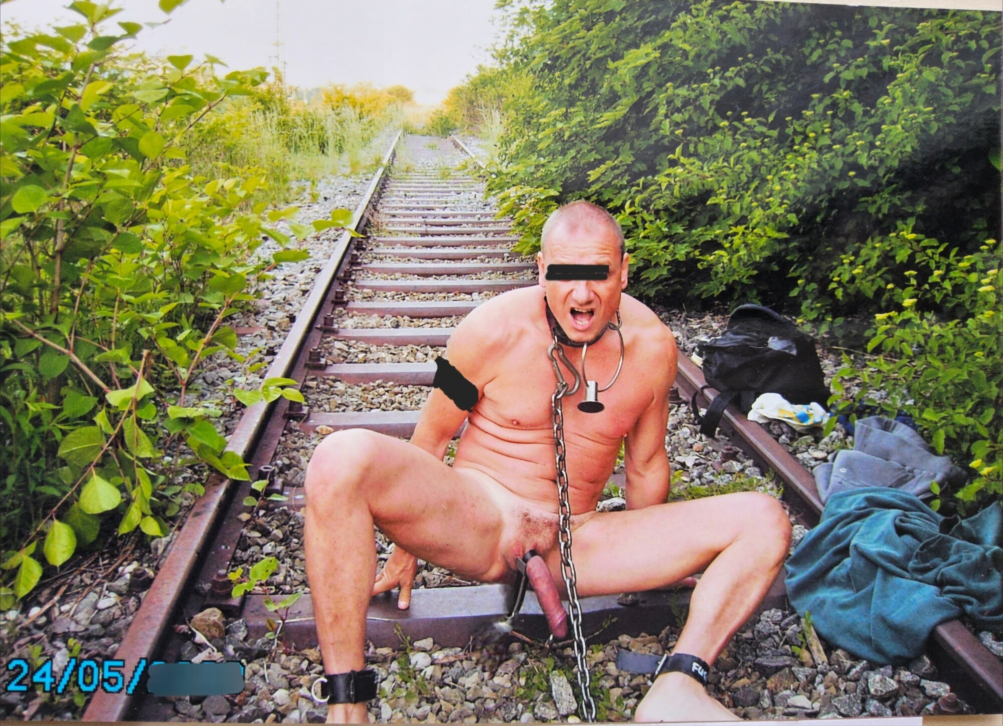 Utomhus slav på järnvägen! (används inte) extrakinky pervers