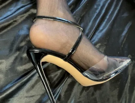 sunday morning new high heels try on         