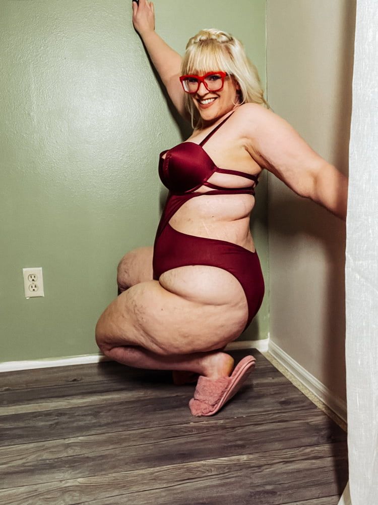 Fuzzy Pink Slippers BBW in Lingerie bends over blowjob  #10