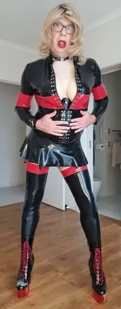 rachels full on latex domme         