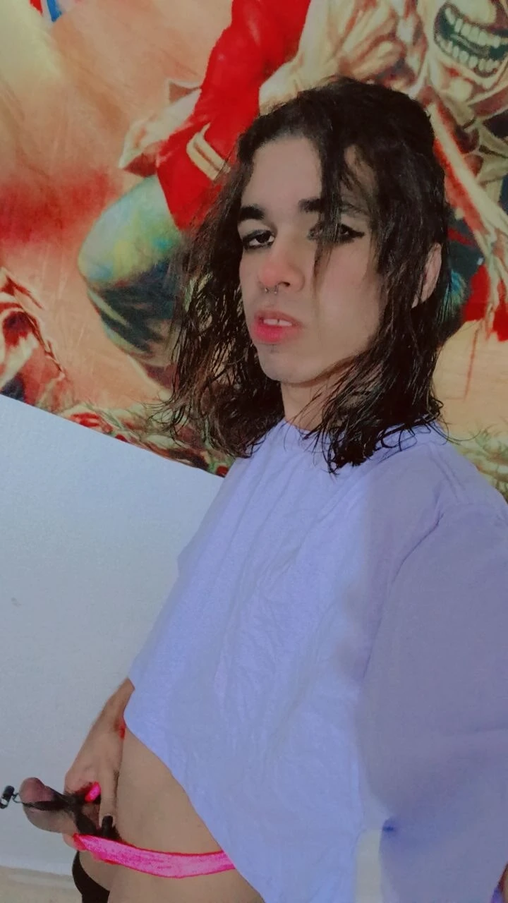 Viado gay de calcinha rosa novinho se masturbando na pica #5