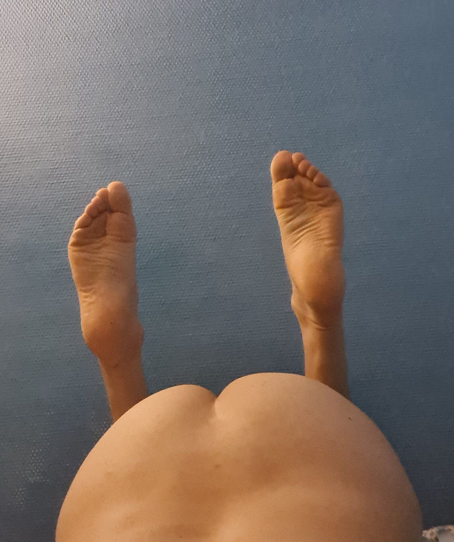 Wrinkled Feet Soles And Smooth Ass Body