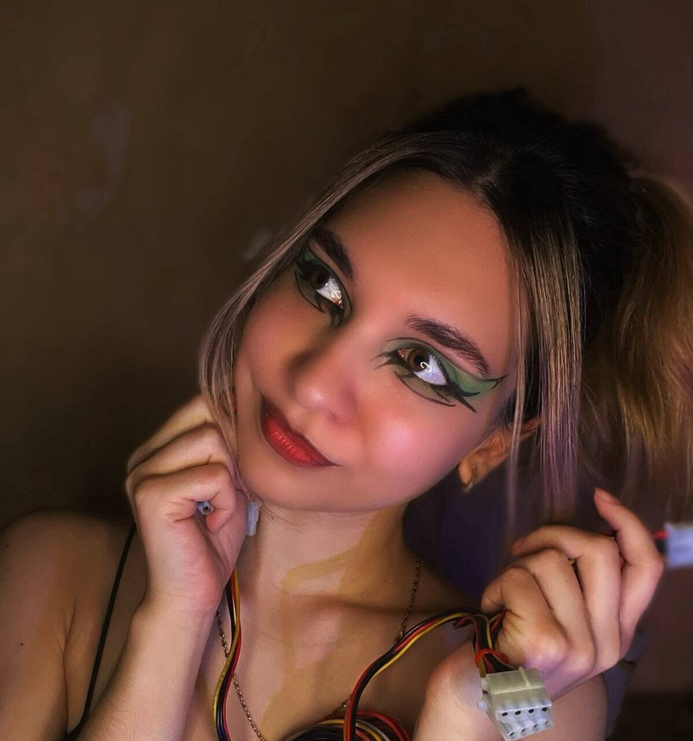 Cassandra Free Photos #13