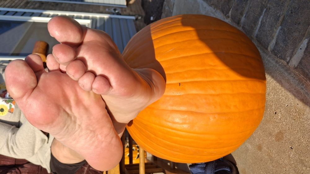 Pumpkin foot-stool #15