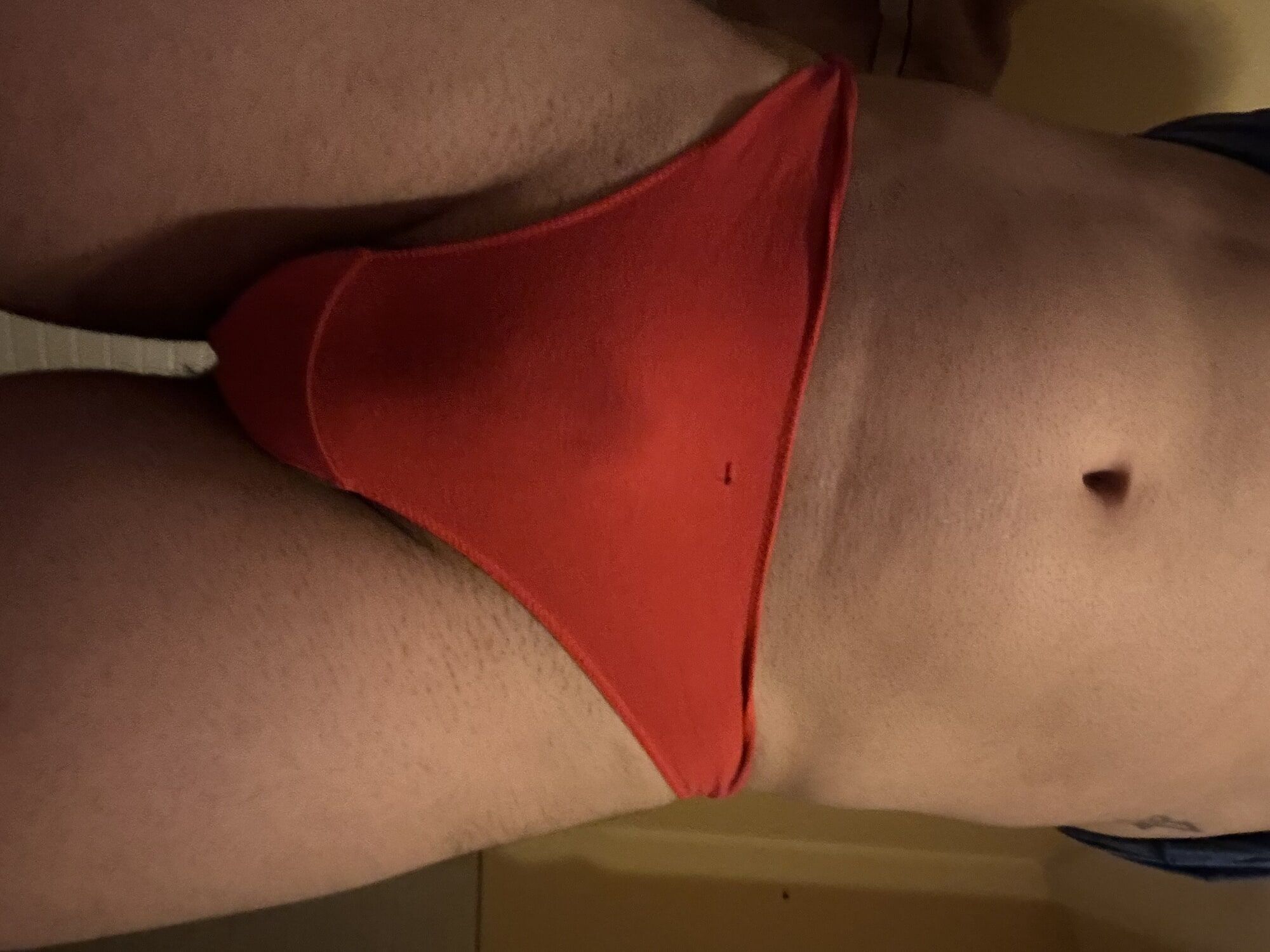 Thong red